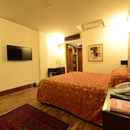 Regency Inn Hotel Лахор Экстерьер фото
