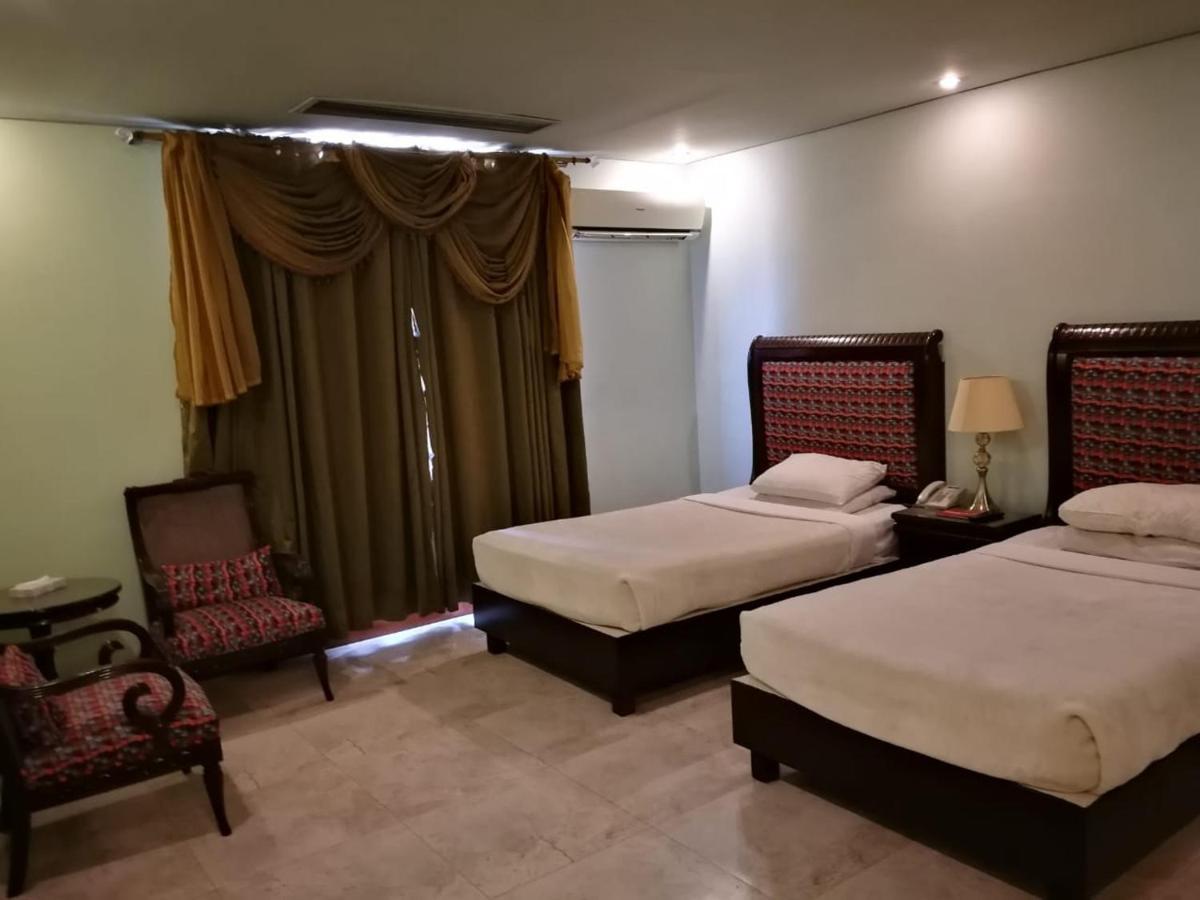 Regency Inn Hotel Лахор Экстерьер фото