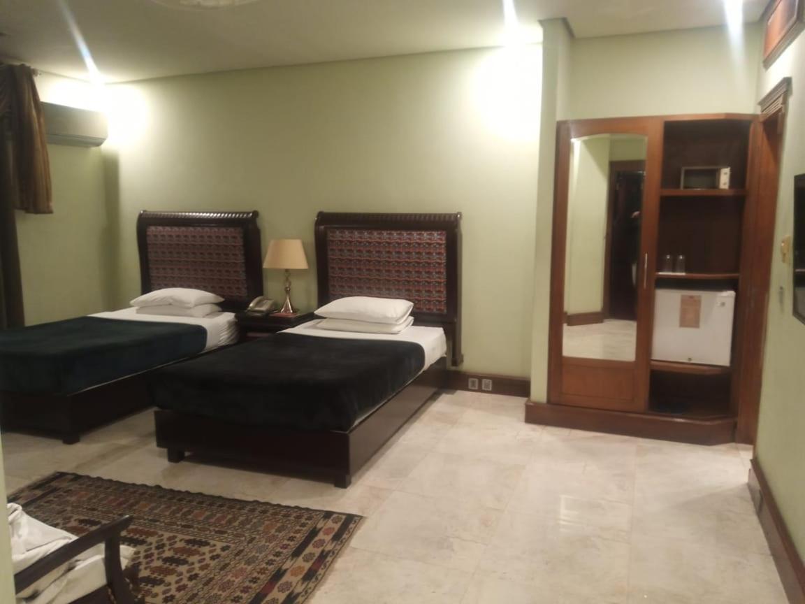 Regency Inn Hotel Лахор Экстерьер фото