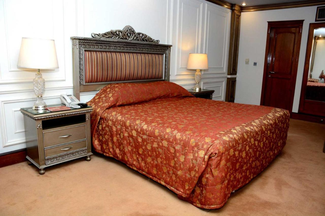 Regency Inn Hotel Лахор Экстерьер фото