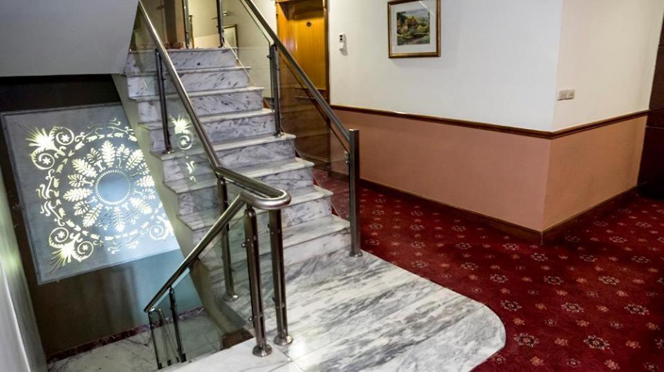 Regency Inn Hotel Лахор Экстерьер фото