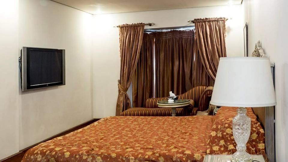 Regency Inn Hotel Лахор Экстерьер фото